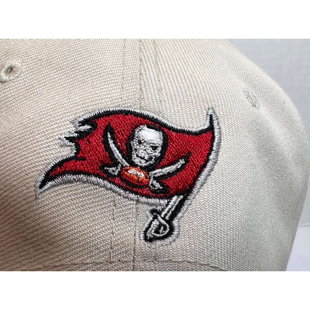 Tampa Bay Buccaneers New Era 9Fifty Snapback Hat Cap Cream and Red - Picture 10 of 16